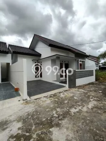HOT LISTING! Rumah Siap Huni lokasi , Yogyakarta, Luas 103m2m² Bangunan 75m2m² HOT LISTING! Rumah Siap Huni lokasi , Yogyakarta, Luas 103m2m² Bangunan 75m2m²