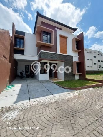 For Sale Hunian Rumah Terawat 4 KT di Maguwoharjo, Yogyakarta For Sale Hunian Rumah Terawat 4 KT di Maguwoharjo, Yogyakarta