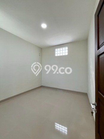 For Sale Rumah 4 Kamar Lokasi Strategis Bagus dan Strategis di Depok For Sale Rumah 4 Kamar Lokasi Strategis Bagus dan Strategis di Depok