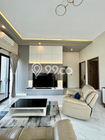 Jual Rumah Mewah Megah Dengan View Eksklusif di Purwomartani, Yogyakarta Jual Rumah Mewah Megah Dengan View Eksklusif di Purwomartani, Yogyakarta