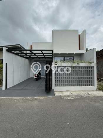 Rumah Modern Minimalis 2 KT Bisa Langsung Pindah di Banguntapan Rumah Modern Minimalis 2 KT Bisa Langsung Pindah di Banguntapan