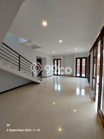 Jual Rumah Bagus Siap Huni LB 199m2 di Depok, Sleman Jual Rumah Bagus Siap Huni LB 199m2 di Depok, Sleman