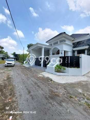 Rumah Modern Cantik 3 KT Bisa Langsung Pindah di Ngaglik Rumah Modern Cantik 3 KT Bisa Langsung Pindah di Ngaglik