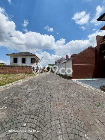 For Sale Hunian Rumah Terawat 4 KT di Maguwoharjo, Yogyakarta For Sale Hunian Rumah Terawat 4 KT di Maguwoharjo, Yogyakarta