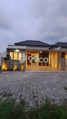 For Sale Hunian Rumah Nyaman 3 KT di Maguwoharjo, Yogyakarta For Sale Hunian Rumah Nyaman 3 KT di Maguwoharjo, Yogyakarta