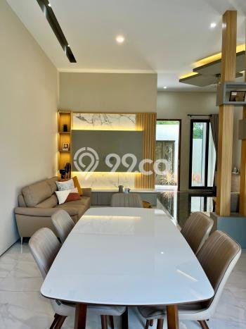 Jual Rumah Mewah Megah Dengan View Eksklusif di Purwomartani, Yogyakarta Jual Rumah Mewah Megah Dengan View Eksklusif di Purwomartani, Yogyakarta