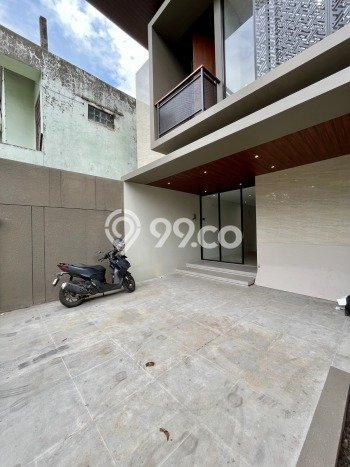 Jual Rumah Bagus Siap Huni LB 105m2 di Maguwoharjo, Yogyakarta Jual Rumah Bagus Siap Huni LB 105m2 di Maguwoharjo, Yogyakarta