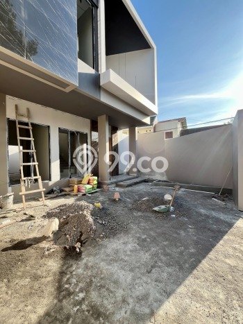 For Sale Rumah 4 Kamar Lokasi Strategis Bagus dan Strategis di Ngaglik For Sale Rumah 4 Kamar Lokasi Strategis Bagus dan Strategis di Ngaglik
