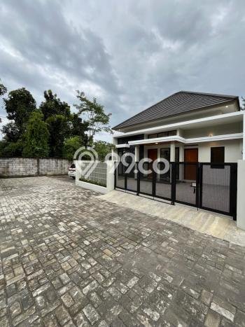 For Sale Rumah 3 Kamar Lokasi Ideal Bagus dan Strategis di Ngaglik For Sale Rumah 3 Kamar Lokasi Ideal Bagus dan Strategis di Ngaglik