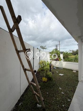 Rumah Modern Cantik 4 Kamar Bisa Langsung Pindah di Ngemplak Rumah Modern Cantik 4 Kamar Bisa Langsung Pindah di Ngemplak