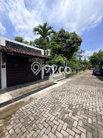Rumah Elit Modern Tanpa Renovasi di Purwomartani Sleman Rumah Elit Modern Tanpa Renovasi di Purwomartani Sleman