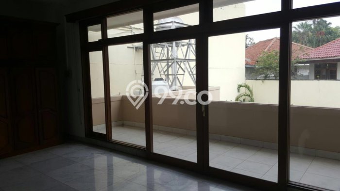 Hunian 4 Kamar Siap Huni Disewakan di Menteng Harga Kompetitif Hunian 4 Kamar Siap Huni Disewakan di Menteng Harga Kompetitif