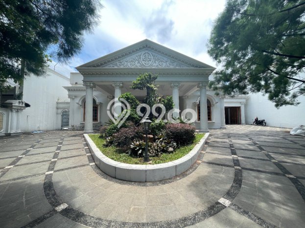 For Sale! Luxury House LT 1375m2 Desain Elegan di Pondok Indah For Sale! Luxury House LT 1375m2 Desain Elegan di Pondok Indah