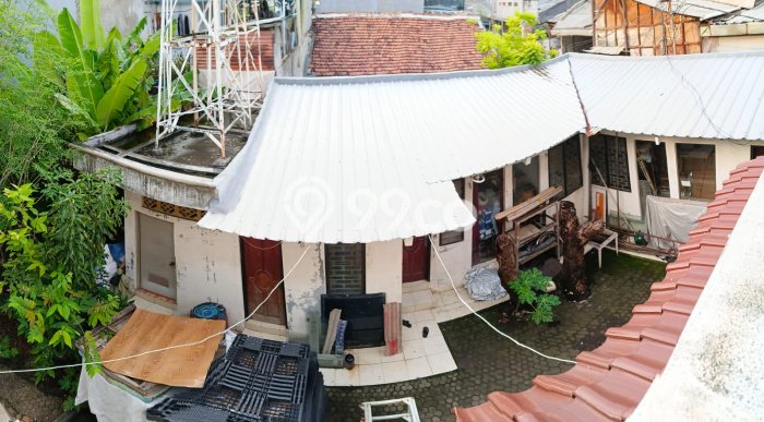 Jual Rumah Mewah Megah Dengan View Eksklusif di Jelambar, Jakarta Barat Jual Rumah Mewah Megah Dengan View Eksklusif di Jelambar, Jakarta Barat