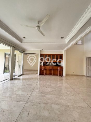Hunian Ideal dengan LT 550m2 & LB 600m2 Disewakan di Pondok Indah Hunian Ideal dengan LT 550m2 & LB 600m2 Disewakan di Pondok Indah