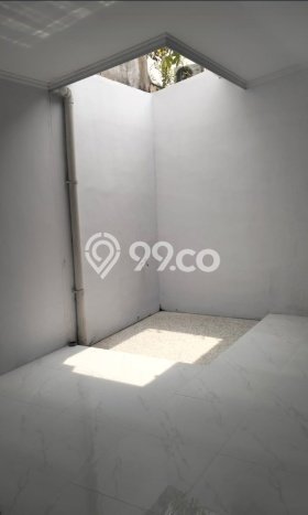 Rumah Luas Asri 4 KT Siap Pakai di Legenda Wisata Jakarta Timur Rumah Luas Asri 4 KT Siap Pakai di Legenda Wisata Jakarta Timur