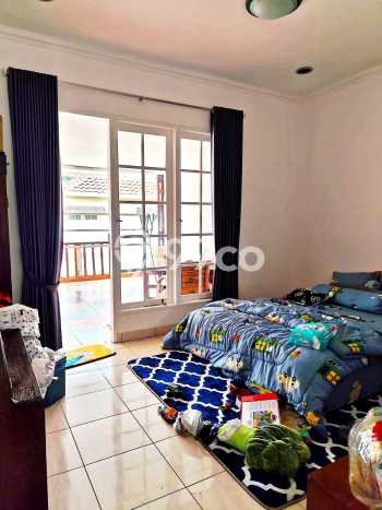 Rumah Modern 3 KT LT 210m2 di Legenda Wisata Rumah Modern 3 KT LT 210m2 di Legenda Wisata