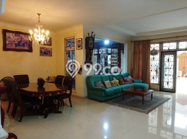 Jual Rumah Mewah Elegan Dengan View Eksklusif di Legenda Wisata, Jakarta Timur Jual Rumah Mewah Elegan Dengan View Eksklusif di Legenda Wisata, Jakarta Timur