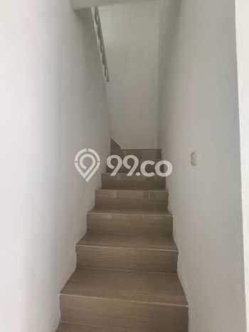 Dijual Hunian Rumah Terawat 3 KT di Kota Wisata, Jakarta Timur Dijual Hunian Rumah Terawat 3 KT di Kota Wisata, Jakarta Timur