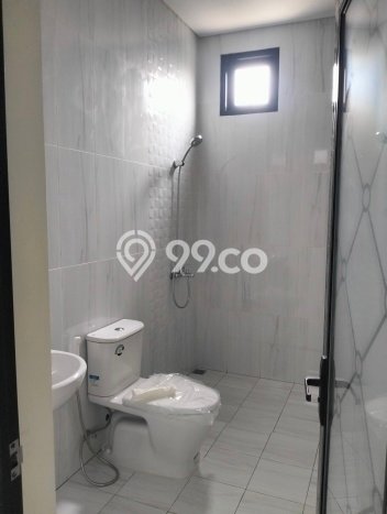 Jual Rumah Mewah Megah Dengan View Eksklusif di Kota Wisata, Jakarta Timur Jual Rumah Mewah Megah Dengan View Eksklusif di Kota Wisata, Jakarta Timur