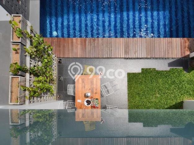 Rumah Luxury Modern Tanpa Renovasi di Kota Wisata Jakarta Timur Rumah Luxury Modern Tanpa Renovasi di Kota Wisata Jakarta Timur