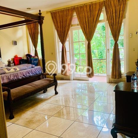 Rumah Elit LB 375m2 Siap Huni Desain Elegan di Kota Wisata, Jakarta Timur Rumah Elit LB 375m2 Siap Huni Desain Elegan di Kota Wisata, Jakarta Timur