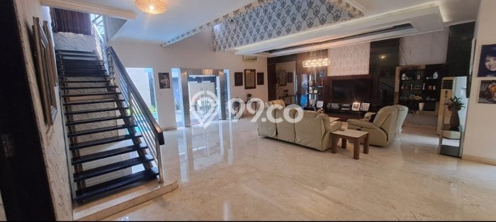 Rumah Mewah LB 800m2 Siap Pakai Desain Elegan di Kota Wisata, Jakarta Timur Rumah Mewah LB 800m2 Siap Pakai Desain Elegan di Kota Wisata, Jakarta Timur