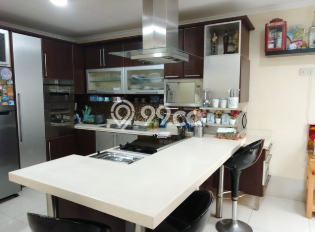 Jual Rumah Mewah Elegan Dengan View Eksklusif di Legenda Wisata, Jakarta Timur Jual Rumah Mewah Elegan Dengan View Eksklusif di Legenda Wisata, Jakarta Timur