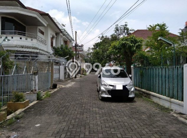 Ready to Use! Luxury House LT 200m2 Desain Modern di Karang kidul Ready to Use! Luxury House LT 200m2 Desain Modern di Karang kidul