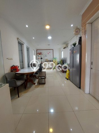 Rumah Mewah LB 200m2 Siap Pakai Desain Elegan di Gading Serpong, Tangerang Rumah Mewah LB 200m2 Siap Pakai Desain Elegan di Gading Serpong, Tangerang