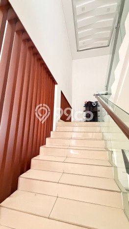 Rumah Eksklusif Dijual LT 310m2 di BSD, Tangerang Selatan Rumah Eksklusif Dijual LT 310m2 di BSD, Tangerang Selatan