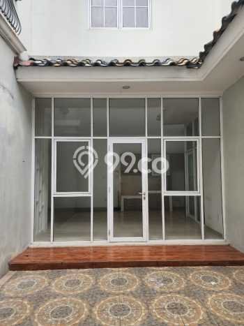 Rumah Disewakan Tangerang LT 180m2 LB 164m2 Kawasan Gading Serpong Rumah Disewakan Tangerang LT 180m2 LB 164m2 Kawasan Gading Serpong