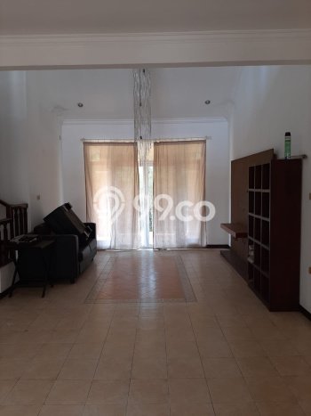 Rumah LT 372m² di Modernland, Tangerang - Akses Mudah Rumah LT 372m² di Modernland, Tangerang - Akses Mudah