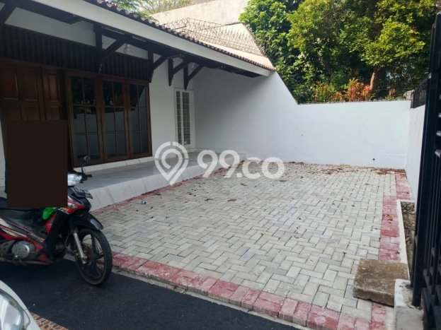 Ready to Use! Premium House LT 752m2 Desain Elegan di Puri Indah Ready to Use! Premium House LT 752m2 Desain Elegan di Puri Indah