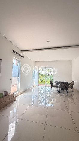Rumah Eksklusif Dijual LT 310m2 di BSD, Tangerang Selatan Rumah Eksklusif Dijual LT 310m2 di BSD, Tangerang Selatan