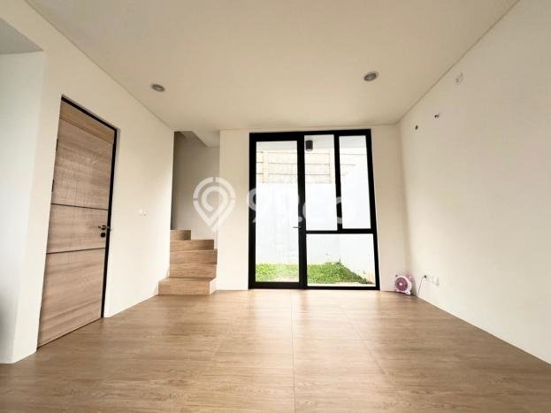 Rumah Mewah LT 60m² Dekat Fasilitas Umum di Karawaci, Tangerang Rumah Mewah LT 60m² Dekat Fasilitas Umum di Karawaci, Tangerang