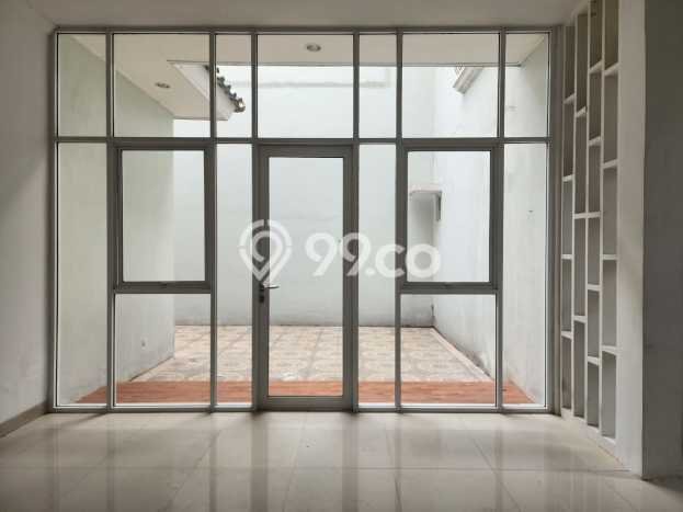 Rumah Disewakan Tangerang LT 180m2 LB 164m2 Kawasan Gading Serpong Rumah Disewakan Tangerang LT 180m2 LB 164m2 Kawasan Gading Serpong