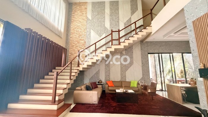 Rumah Eksklusif Dijual LT 310m2 di BSD, Tangerang Selatan Rumah Eksklusif Dijual LT 310m2 di BSD, Tangerang Selatan
