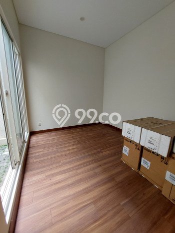 Rumah Mewah LB 214m2 Siap Huni Desain Elegan di Gading Serpong, Tangerang Rumah Mewah LB 214m2 Siap Huni Desain Elegan di Gading Serpong, Tangerang