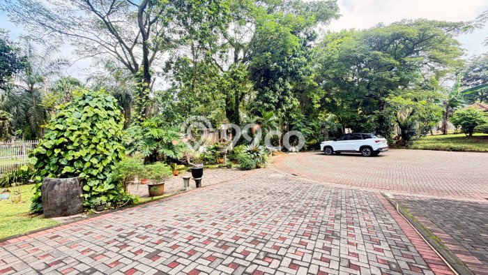Rumah Eksklusif Dijual LT 310m2 di BSD, Tangerang Selatan Rumah Eksklusif Dijual LT 310m2 di BSD, Tangerang Selatan
