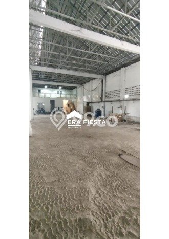 Gudang untuk Disewa di Pusat Tangerang Luas Bangunan 2500m2 Gudang untuk Disewa di Pusat Tangerang Luas Bangunan 2500m2