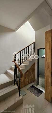 Rumah Modern Minimalis 3 KT Bisa Langsung Pindah di Cipondoh Rumah Modern Minimalis 3 KT Bisa Langsung Pindah di Cipondoh