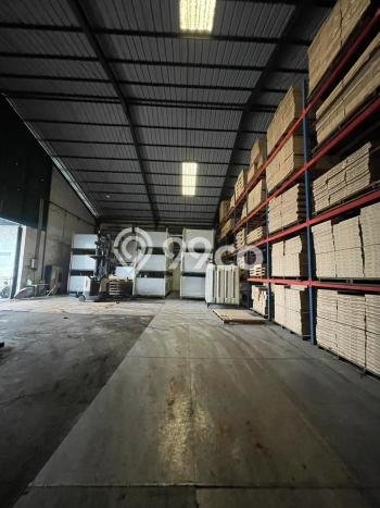 Lokasi Strategis! Dijual Gudang Bisnis di Jati Uwung, Tangerang Kondisi Baik Lokasi Strategis! Dijual Gudang Bisnis di Jati Uwung, Tangerang Kondisi Baik