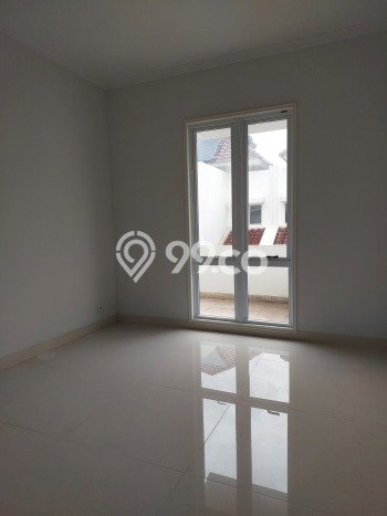 Jarang Ada! Rumah Kontrakan 4 Kamar Bagus Siap Huni Gading Serpong Jarang Ada! Rumah Kontrakan 4 Kamar Bagus Siap Huni Gading Serpong