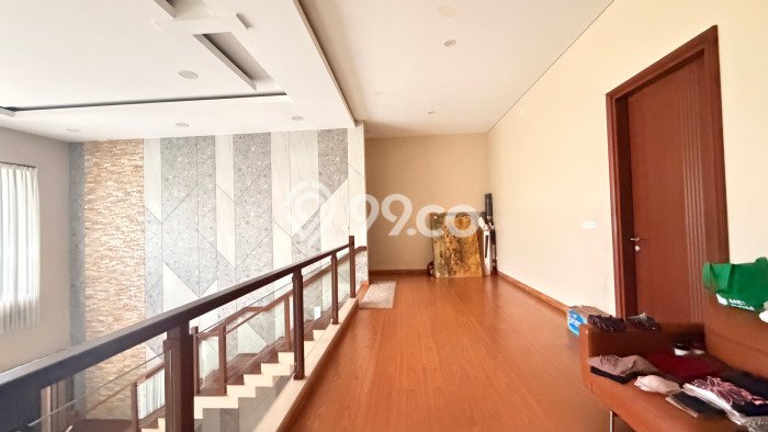 Rumah Eksklusif Dijual LT 310m2 di BSD, Tangerang Selatan Rumah Eksklusif Dijual LT 310m2 di BSD, Tangerang Selatan