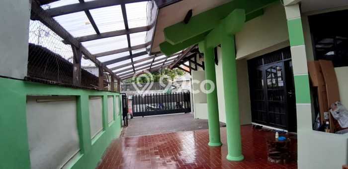 Ready to Use! Luxury House LT 338m2 Desain Modern di Cipete Ready to Use! Luxury House LT 338m2 Desain Modern di Cipete