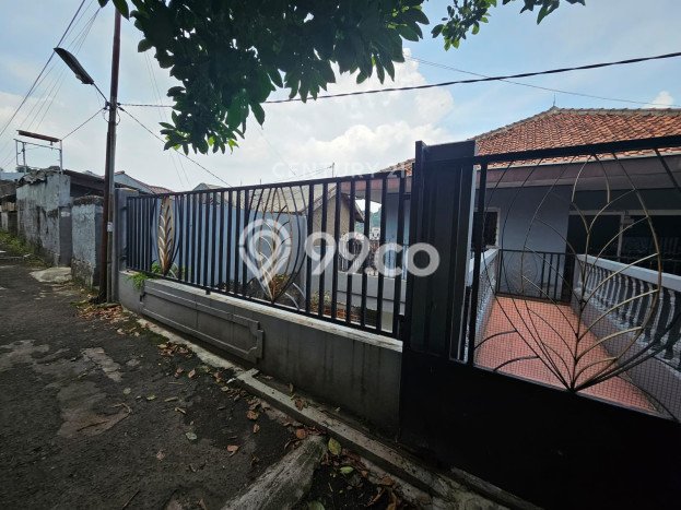 For Sale Hunian Rumah Nyaman 7 Kamar di Sukasari, Bogor For Sale Hunian Rumah Nyaman 7 Kamar di Sukasari, Bogor