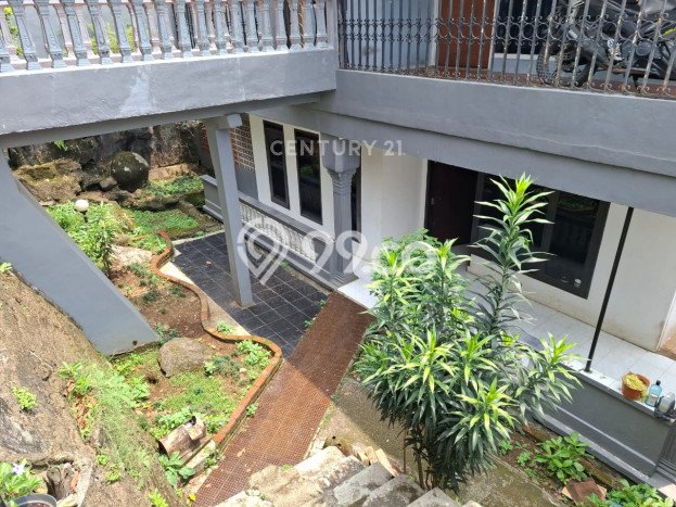 For Sale Hunian Rumah Nyaman 7 Kamar di Sukasari, Bogor For Sale Hunian Rumah Nyaman 7 Kamar di Sukasari, Bogor