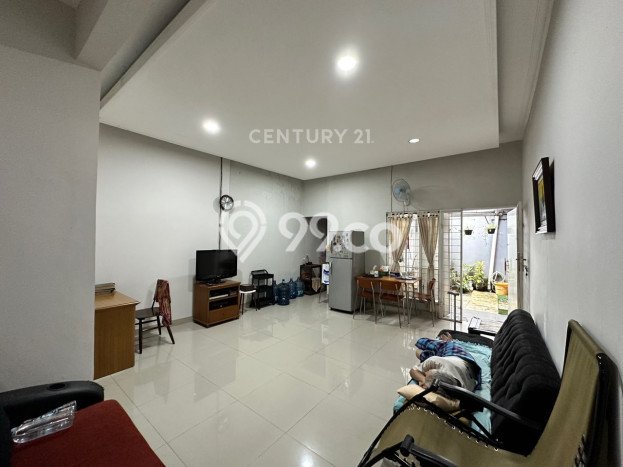 JUAL CEPAT! Rumah Siap Huni Lokasi Premium Tanah Baru, Luas 160m² LB 100m² JUAL CEPAT! Rumah Siap Huni Lokasi Premium Tanah Baru, Luas 160m² LB 100m²