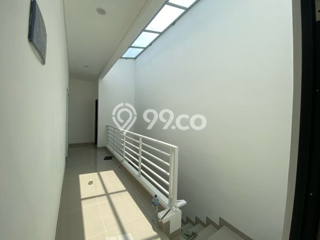 Rumah Luas Asri 3 KT Siap Huni di Villa Meruya Jakarta Barat Rumah Luas Asri 3 KT Siap Huni di Villa Meruya Jakarta Barat